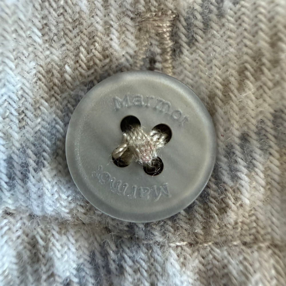 Marmot Womens XS Cream Gray Plaid Flannel Button Down Shirt Pockets Excellent - Picture 11 of 11